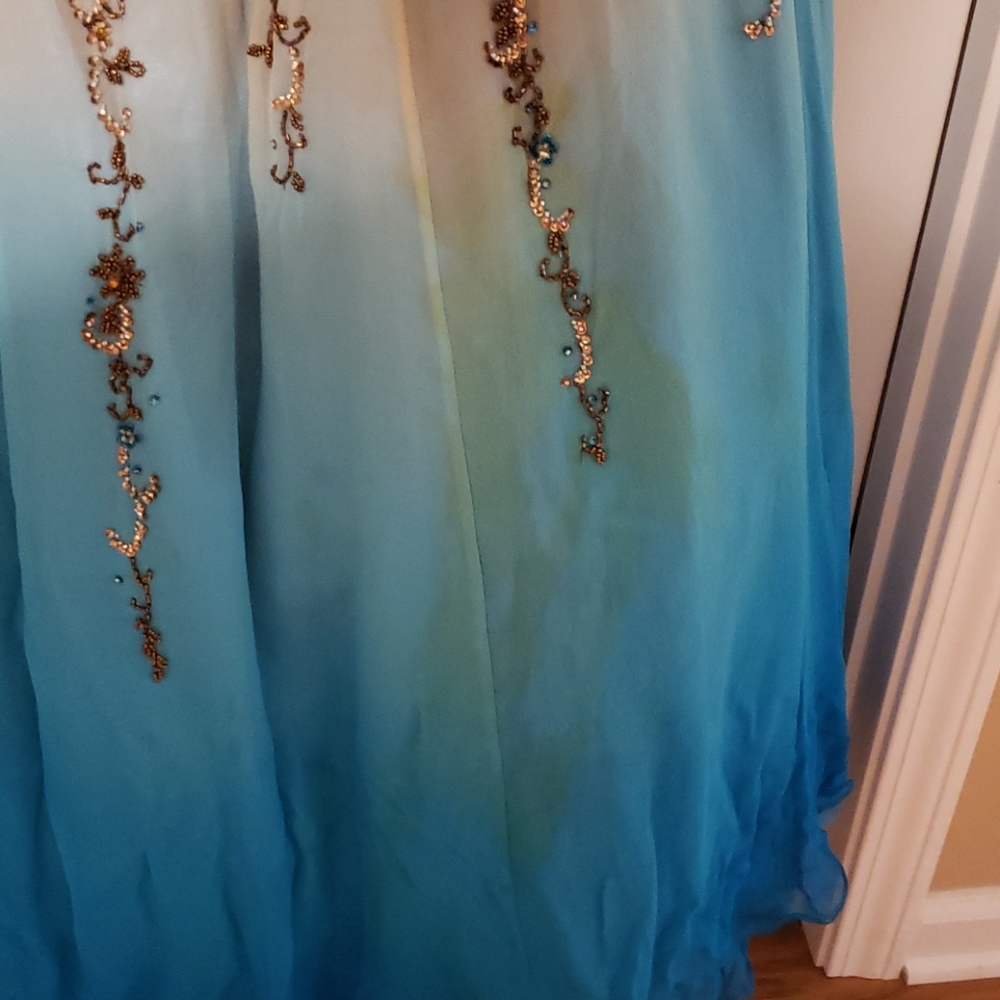 Prom dress - Picture 4 of 4